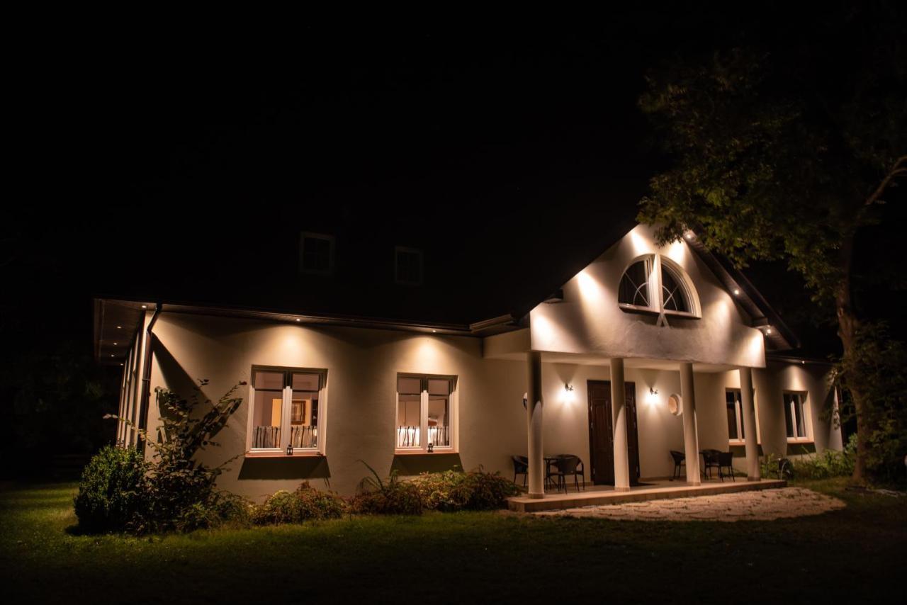 Dworek Debina - Idealny Dla Rodzin I Przyjaciol - Wspolna Sala Do Biesiadowania , Plaza Przyjazna Psom Exterior foto